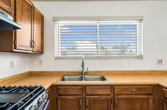143 Pecos Loop SE, Rio Rancho, NM 87124
