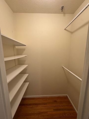 147 Kelton 305, Boston, MA 02134