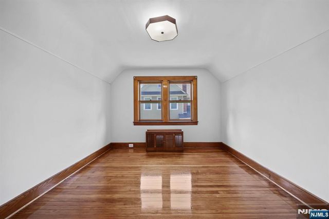 35 Mulder Lane, Midland Park, NJ 07432