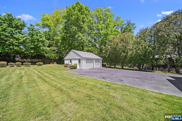 35 Mulder Lane, Midland Park, NJ 07432