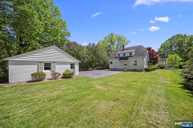 35 Mulder Lane, Midland Park, NJ 07432