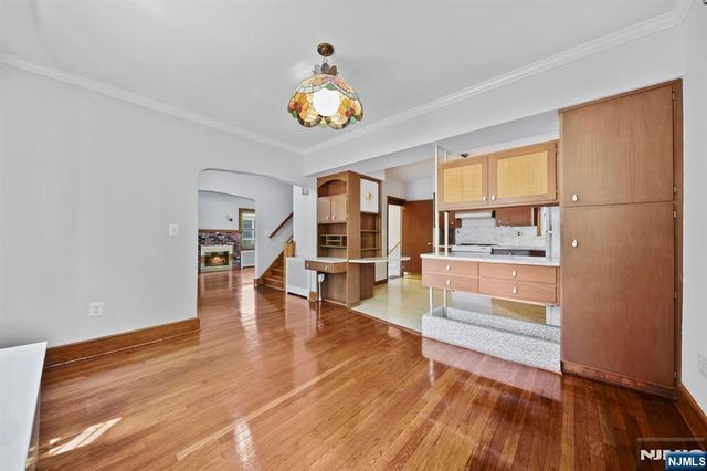 35 Mulder Lane, Midland Park, NJ 07432