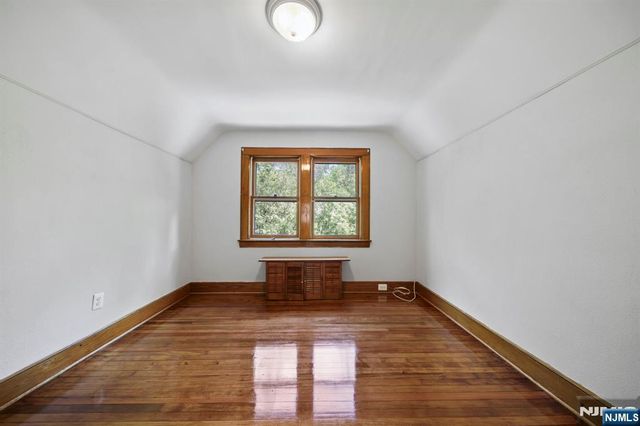 35 Mulder Lane, Midland Park, NJ 07432