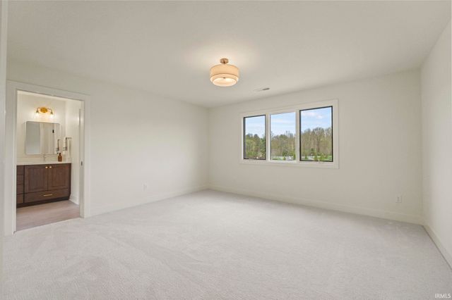 594 Contour Cove, Huntertown, IN 46748