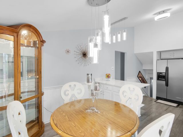 18 E 155th Place, South Holland, IL 60473