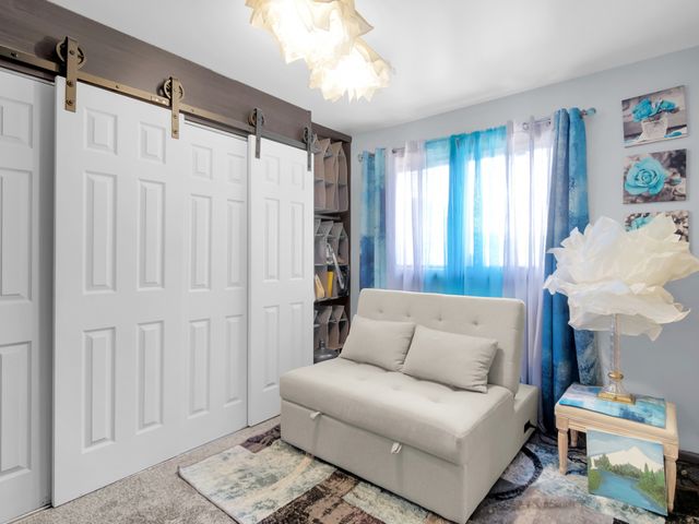 18 E 155th Place, South Holland, IL 60473