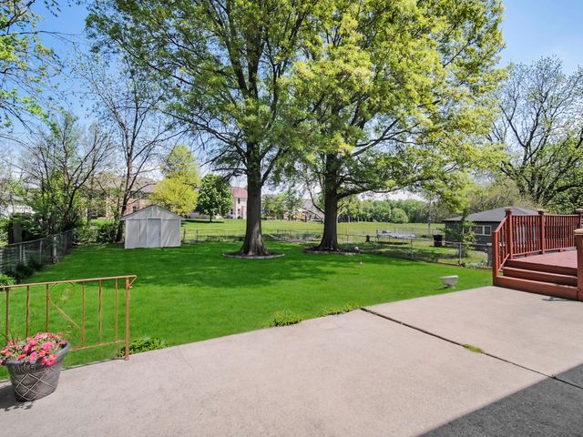 18 E 155th Place, South Holland, IL 60473
