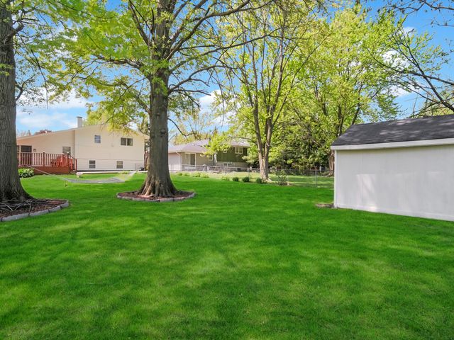18 E 155th Place, South Holland, IL 60473