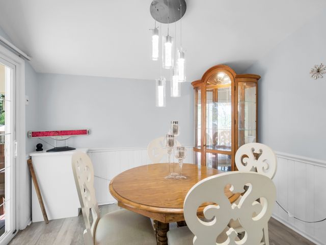 18 E 155th Place, South Holland, IL 60473