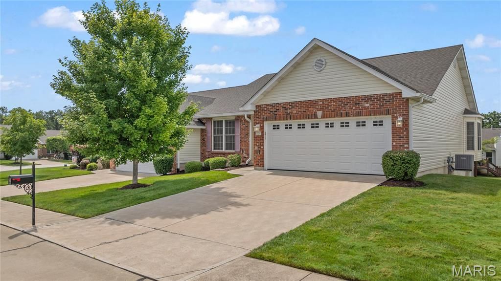 521 Villa Piazza Court 27B, O'fallon, MO 63366
