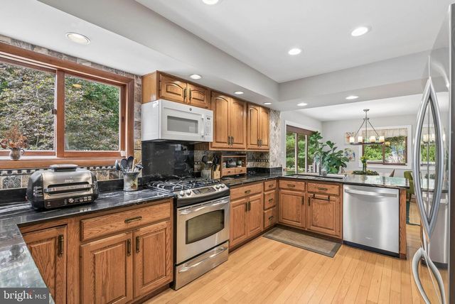 2716 HILLSIDE CT, Ijamsville, MD 21754