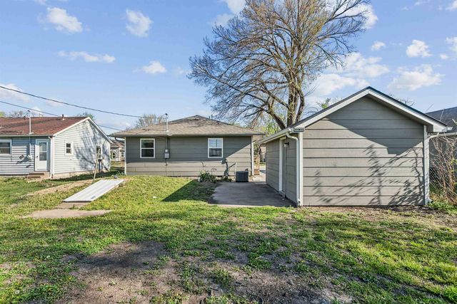 411 E Clark, Augusta, KS 67010