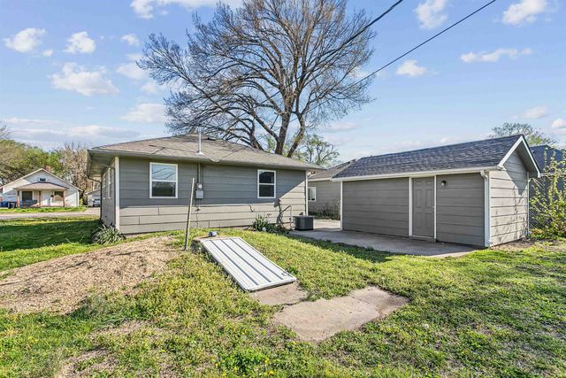 411 E Clark, Augusta, KS 67010
