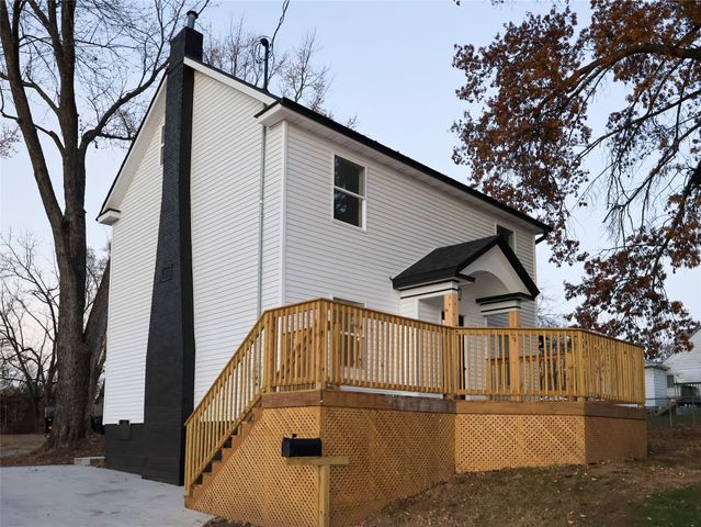 355 NW Aurora Avenue, Des Moines, IA 50313