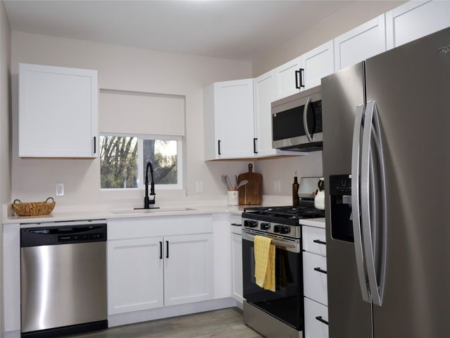 355 NW Aurora Avenue, Des Moines, IA 50313