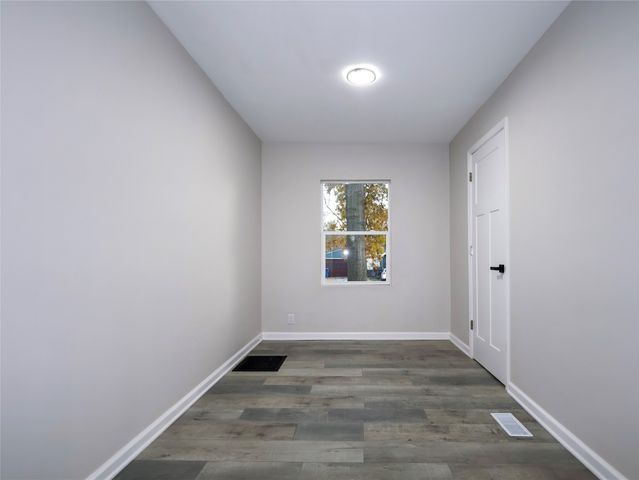 355 NW Aurora Avenue, Des Moines, IA 50313