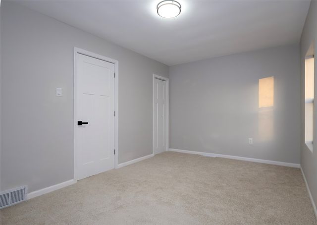 355 NW Aurora Avenue, Des Moines, IA 50313