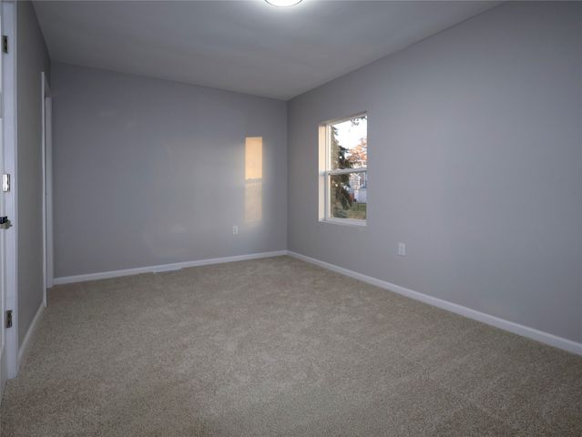 355 NW Aurora Avenue, Des Moines, IA 50313