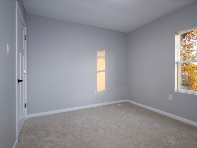 355 NW Aurora Avenue, Des Moines, IA 50313