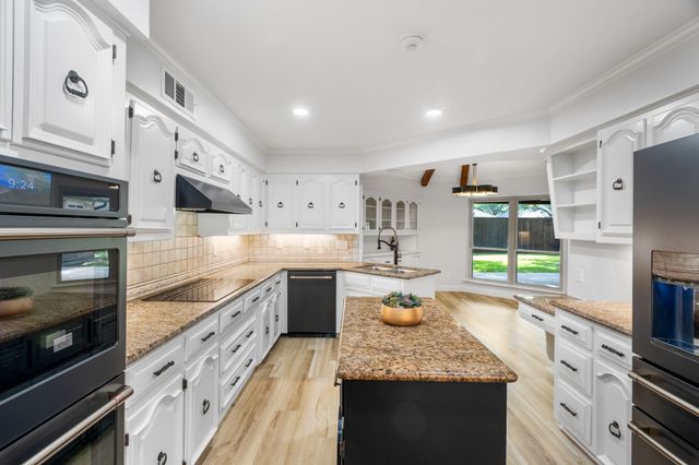 16214 Spring Creek Road, Dallas, TX 75248