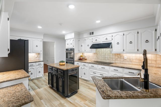 16214 Spring Creek Road, Dallas, TX 75248