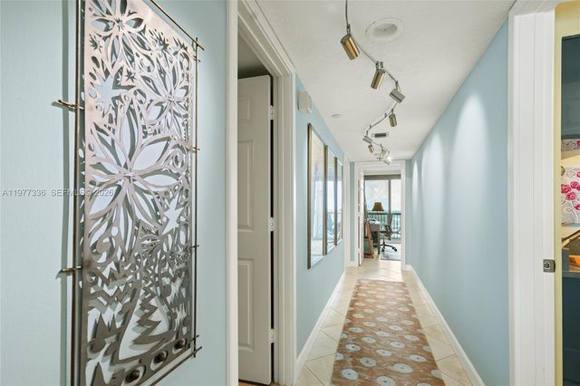 19670 Beach Rd PHA4, Tequesta, FL 33469