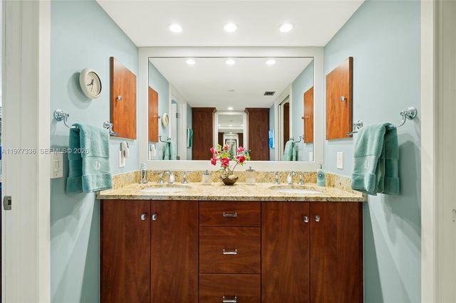 19670 Beach Rd PHA4, Tequesta, FL 33469