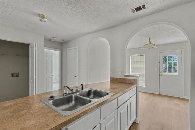 9009 Highland Pass, Fairburn, GA 30213