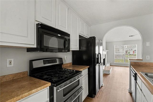 9009 Highland Pass, Fairburn, GA 30213