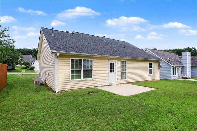 9009 Highland Pass, Fairburn, GA 30213
