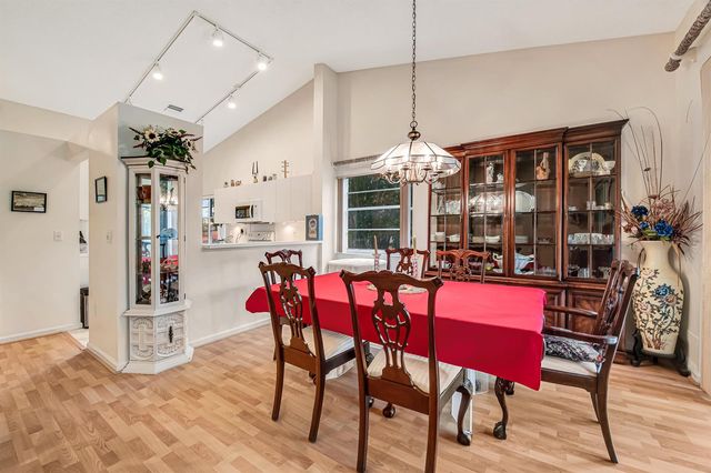 7027 Summer Tree Drive 201, Boynton Beach, FL 33437