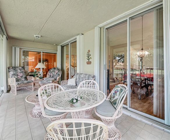 7027 Summer Tree Drive 201, Boynton Beach, FL 33437