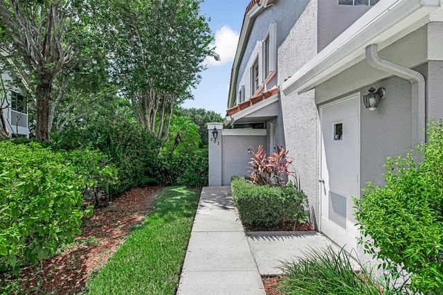 7027 Summer Tree Drive 201, Boynton Beach, FL 33437