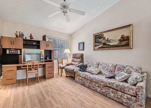 7027 Summer Tree Drive 201, Boynton Beach, FL 33437