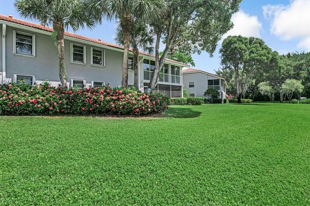 7027 Summer Tree Drive 201, Boynton Beach, FL 33437
