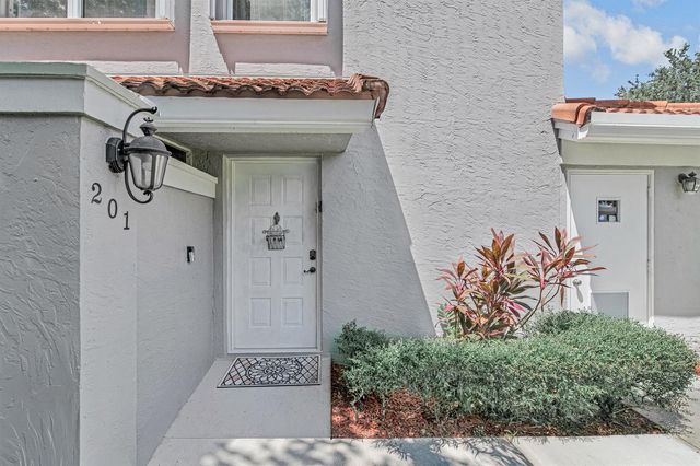 7027 Summer Tree Drive 201, Boynton Beach, FL 33437