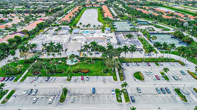 7027 Summer Tree Drive 201, Boynton Beach, FL 33437