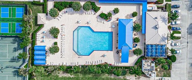 7027 Summer Tree Drive 201, Boynton Beach, FL 33437