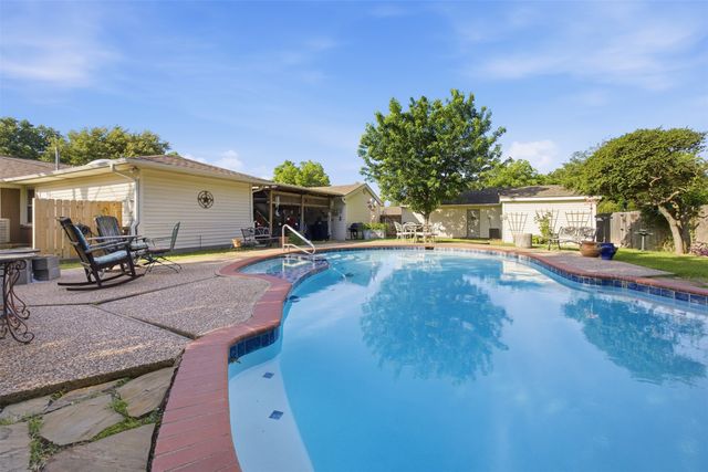 1609 Comanche Trail, Garland, TX 75043