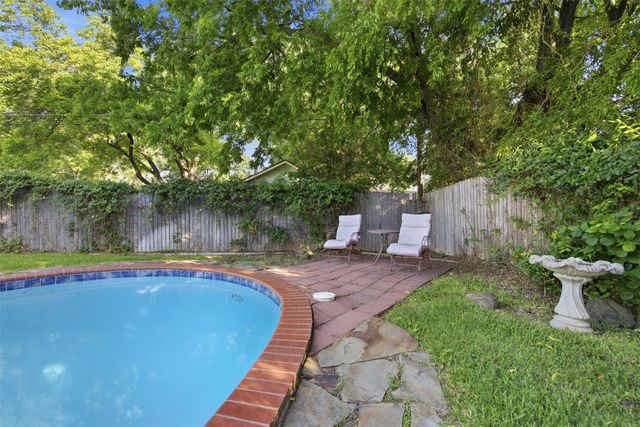 1609 Comanche Trail, Garland, TX 75043