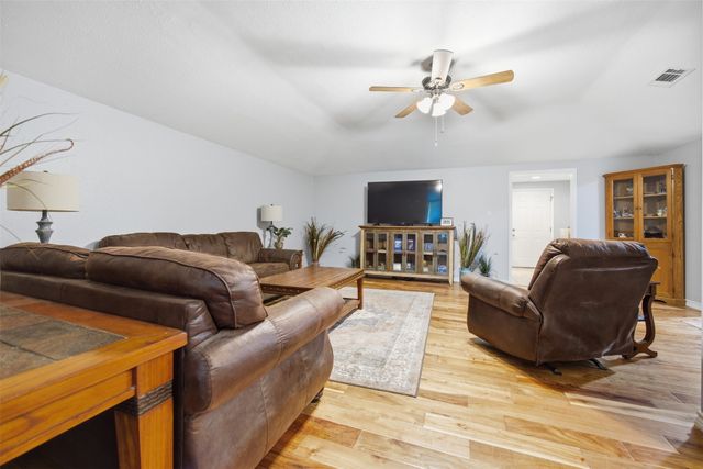 1609 Comanche Trail, Garland, TX 75043