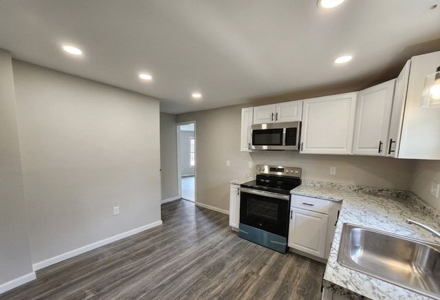 179 Sargeant St, Holyoke, MA 01040