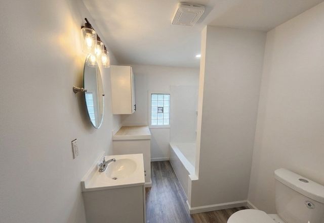 179 Sargeant St, Holyoke, MA 01040