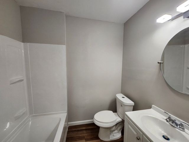 179 Sargeant St, Holyoke, MA 01040