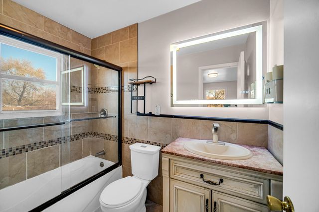 397 W Millport Drive, Valparaiso, IN 46385