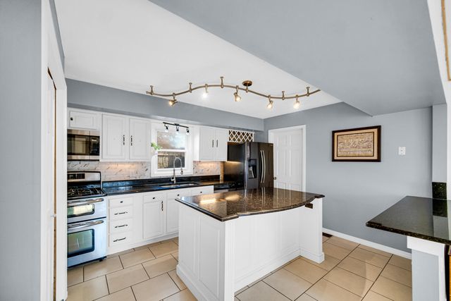 397 W Millport Drive, Valparaiso, IN 46385