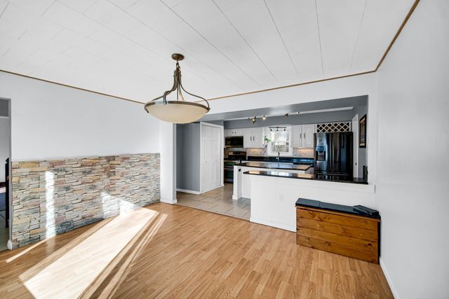 397 W Millport Drive, Valparaiso, IN 46385