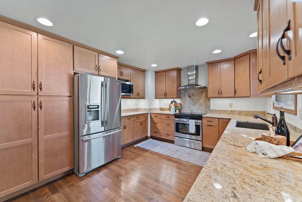 509 Rd 46, Pasco, WA 99301