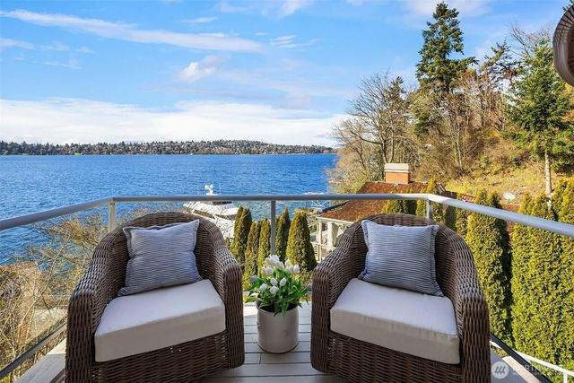 7439 W Mercer Way, Mercer Island, WA 98040