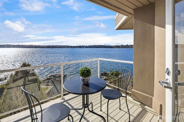 7439 W Mercer Way, Mercer Island, WA 98040